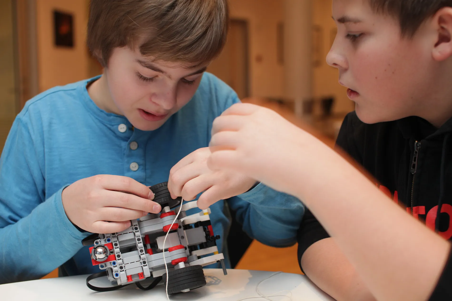 LEGO-Roboter auf Kreis-Mission