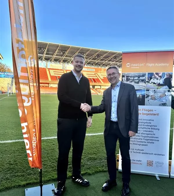 Kooperation FC Energie und Newton Flight Academy